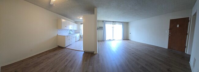 Building Photo - 526 S St Andrews Pl