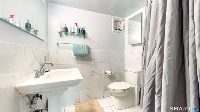 Building Photo - 25 Cartright St