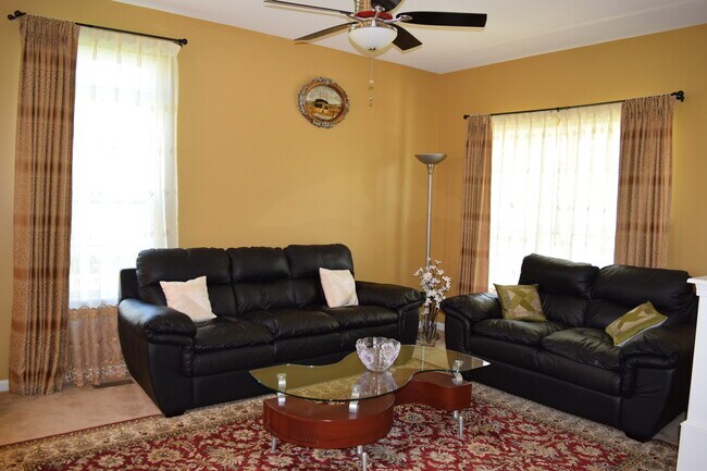 Building Photo - 2146 Cabrillo Ln