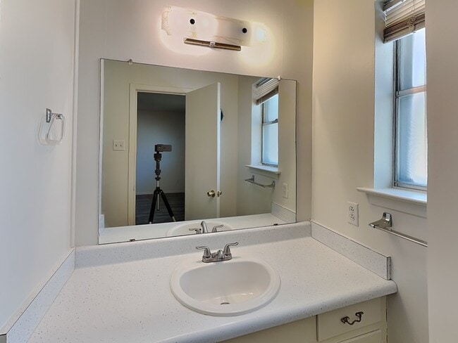 Building Photo - 6220 Wheaton Dr