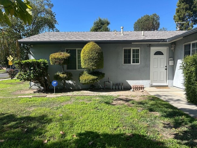 Building Photo - Beautiful  4+2 GRANADA HILLS HOME