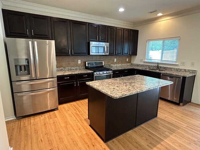 Building Photo - 3 Bedroom | 2.5 Bath Home in Raleigh - Fen...