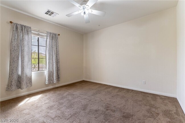 Building Photo - 5705 Pacesetter St