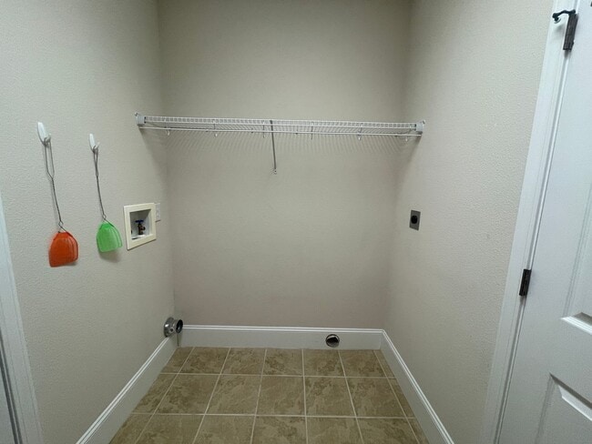 Building Photo - 1930 Scarlett Meadows Dr