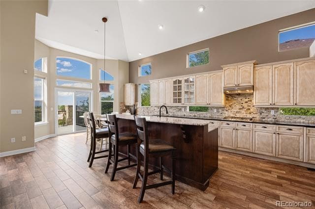 Building Photo - 6263 Vacquero Cir