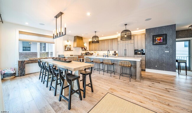 Building Photo - 108 S Martindale Ave