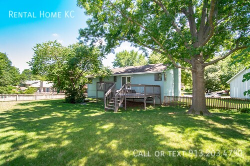 Building Photo - 7920 W 113th Terrace