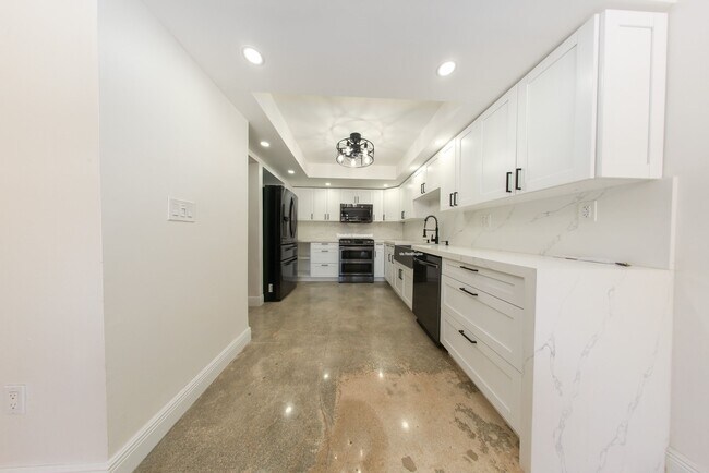Building Photo - 6724 SW 114th Pl