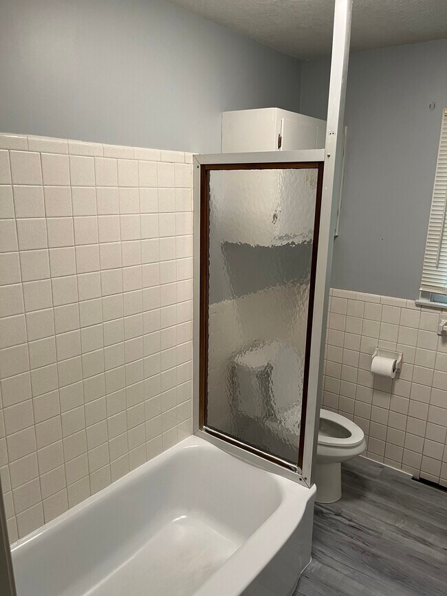 Upstairs Bathroom - 7401 E 105th St
