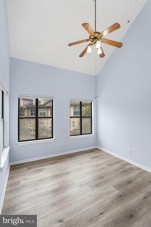 Building Photo - 13405 Shady Knoll Dr