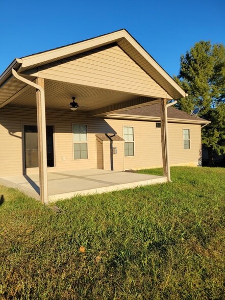 Building Photo - 2616 Fieldstone Dr