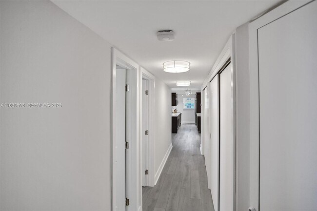 Building Photo - 1160 Hillsboro Mile