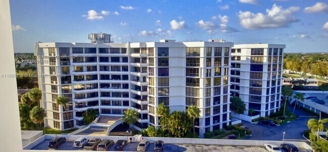 Building Photo - 13953 Kendale Lakes Cir