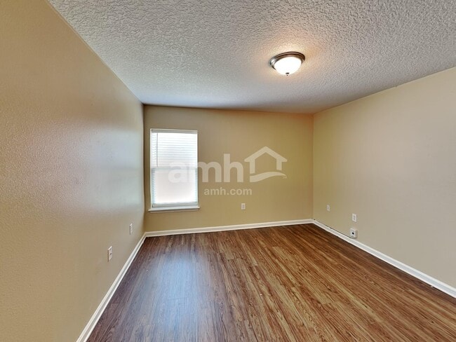 Building Photo - 6381 Louis Clark Ct