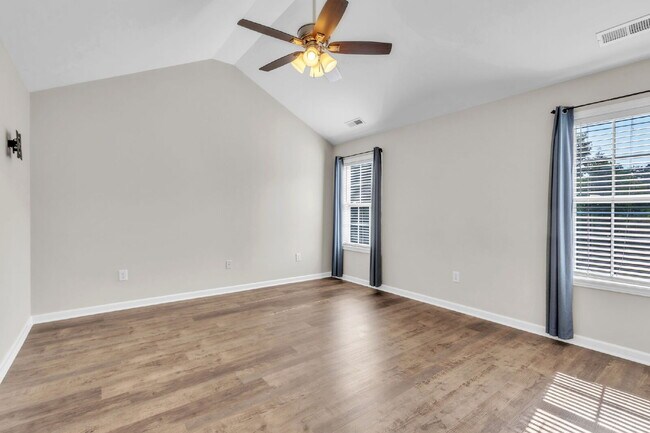 Building Photo - Stunning 4-Bed Home with Modern Kitchen, Bonus Space & Pool Access in Long Creek Plantation