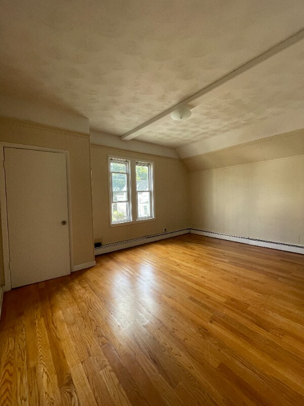 Building Photo - 76 Walnut St