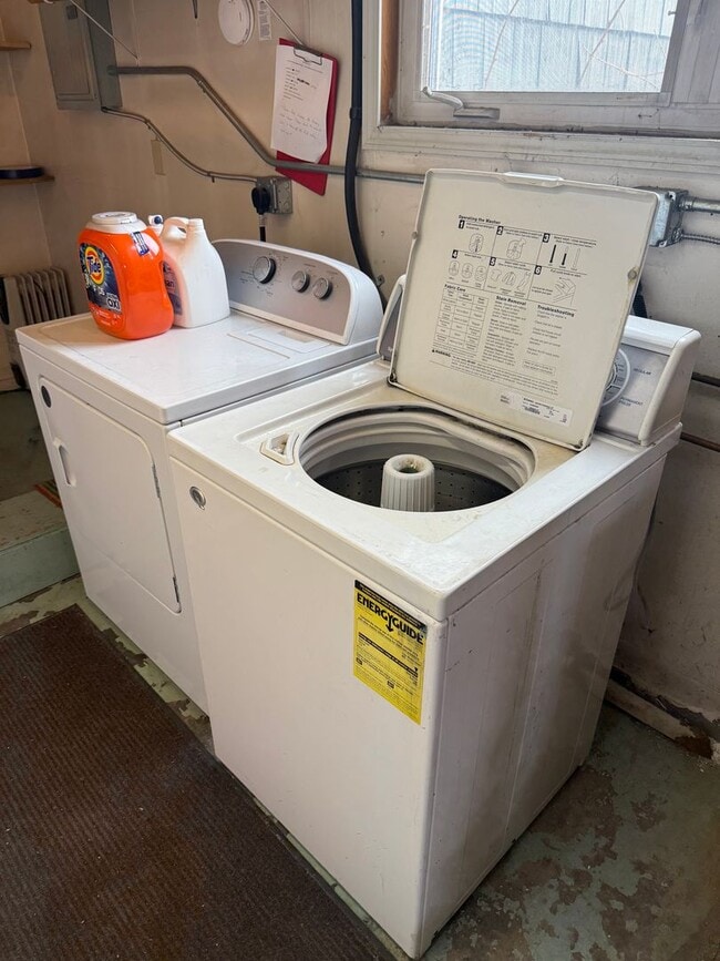 Building Photo - 1411 3rd Ave