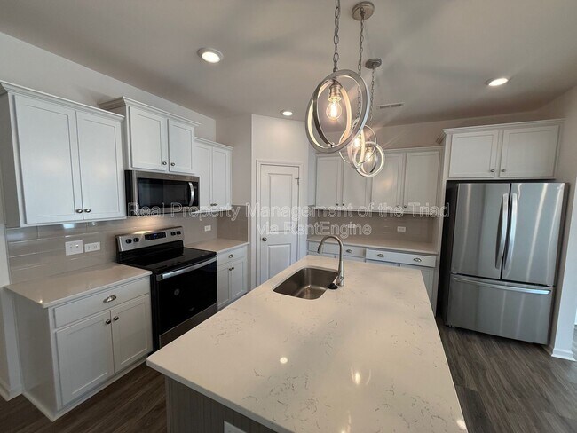 Building Photo - 206 Solacium Ln