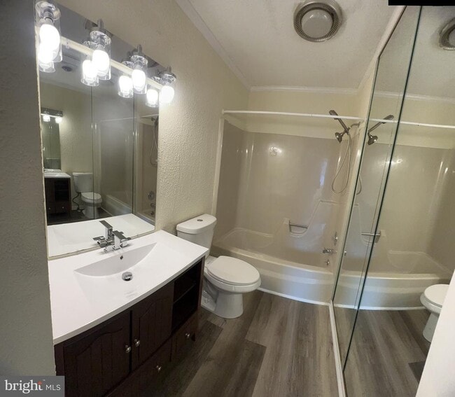 Building Photo - 1219 Apple St