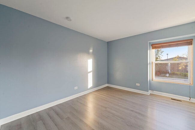 Building Photo - 2125 N Ginger Creek Dr