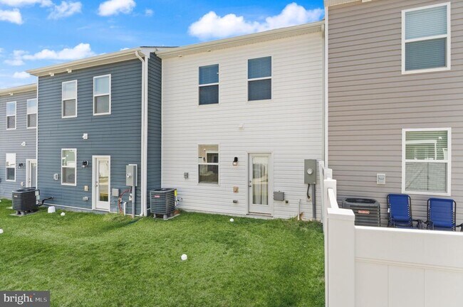 Building Photo - 138 Willett Holw St