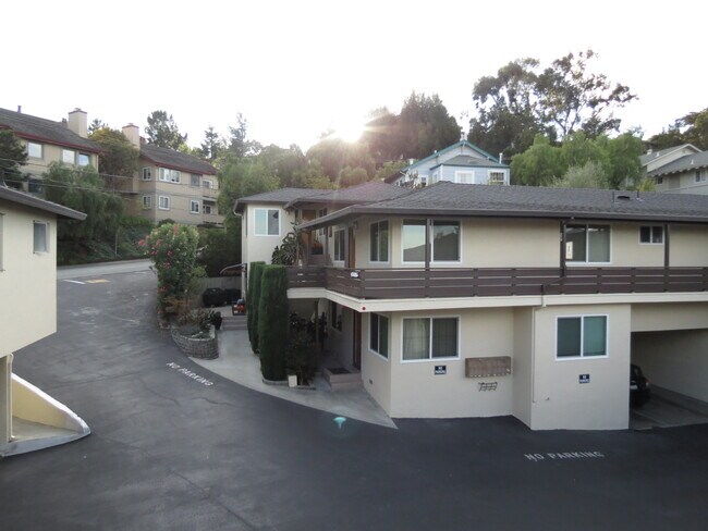 Belpine Apartments, 665-675 Middle Rd - 665 Middle Rd