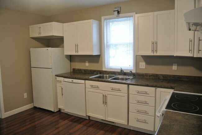 Building Photo - 715 4th St NW