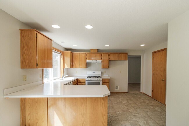 Building Photo - Spacious 4 Bedroom Home | 2,116 SF | Great Room with Fireplace | Fenced Backyard & 2-Car Garage