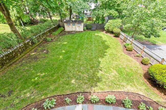 Building Photo - 40 Albion St