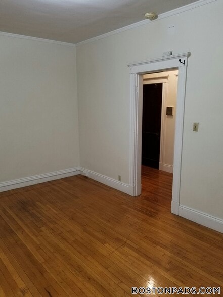 Building Photo - 17-19-19 Washington St S