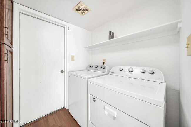Building Photo - 6209 N 22nd Dr