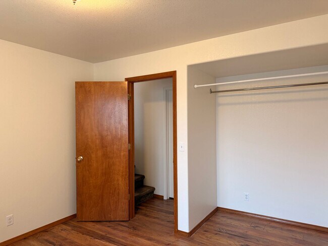 Building Photo - Duplex in Stoddard meadows