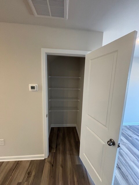 Building Photo - 304 Detroit Ln