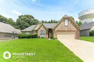 Building Photo - 2588 Pyramid Dr