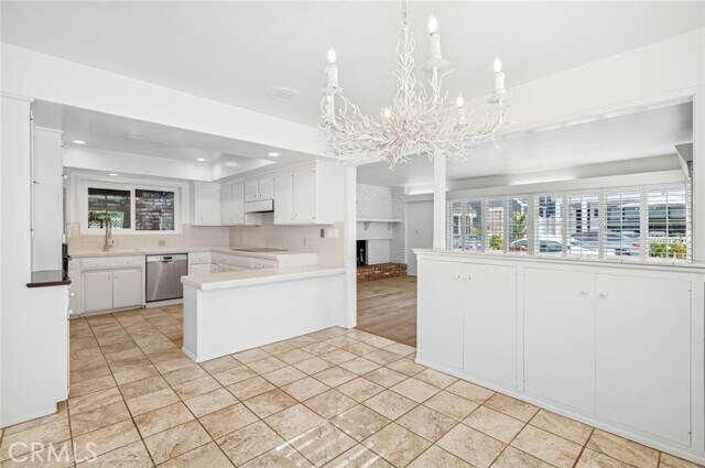 Building Photo - 121 Onyx Ave