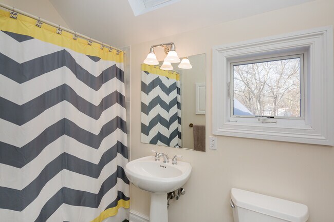 Building Photo - 19 Grape Arbor Ln