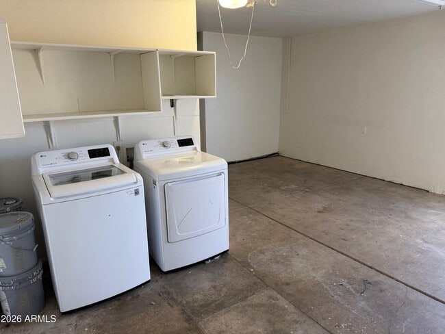 Building Photo - 6815 W Carol Ave