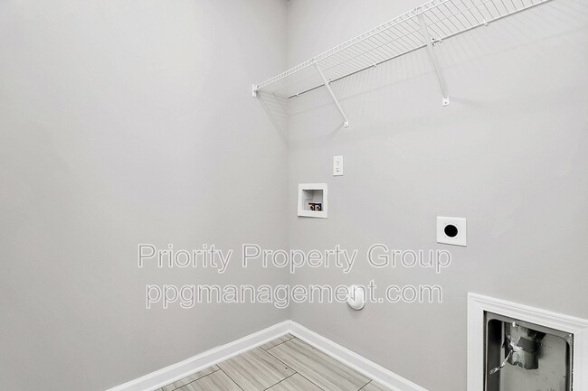 Building Photo - 9054 Stoney Waters Ct