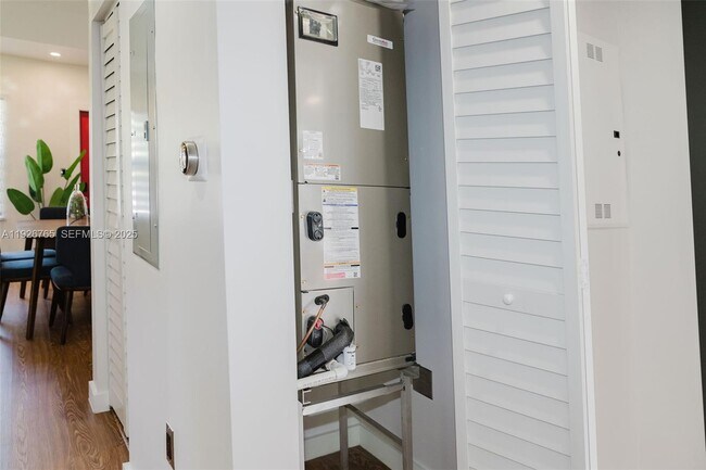 Building Photo - 1040 NW 120th St