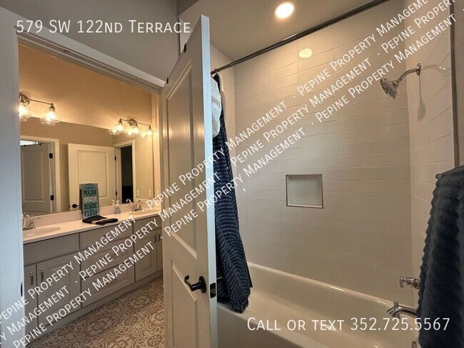 Building Photo - 579 SW 122nd Terrace