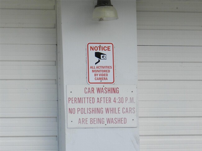 Building Photo - 6307 Bay Club Dr