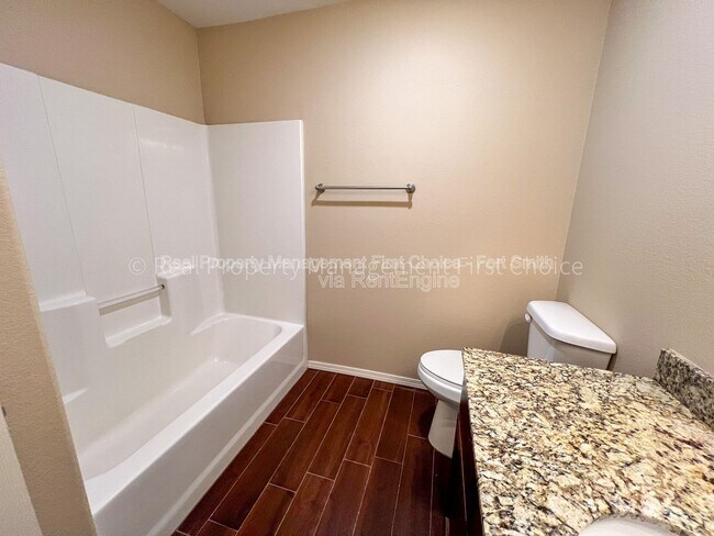 Building Photo - 420 Ridge Point Dr