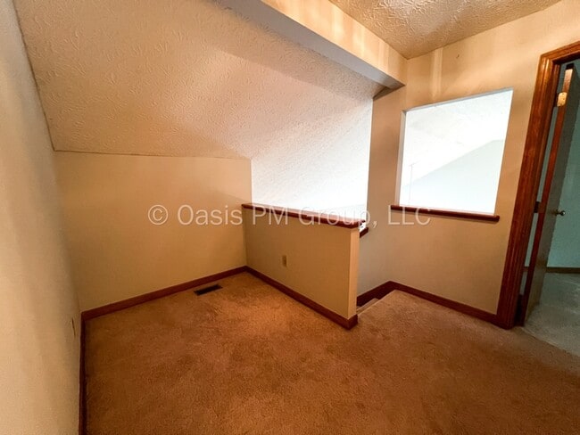 Building Photo - 8575 Kingsley Dr