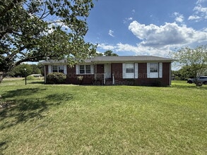 Building Photo - 1804 Sherwood Dr
