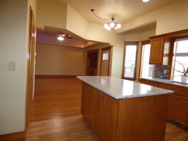 Building Photo - 4465 Countryside Ct NE