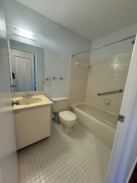 Building Photo - 18595 Egret Way