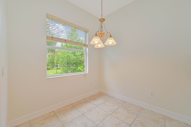 Building Photo - **Coach Home in Jonathans Bay - 3/2 + Den -  Water Views - 2 Car Garage**