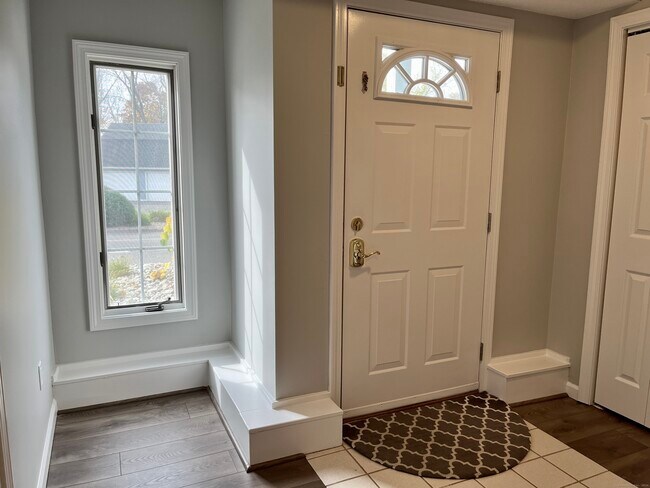 Building Photo - 808 Fieldstone Ct