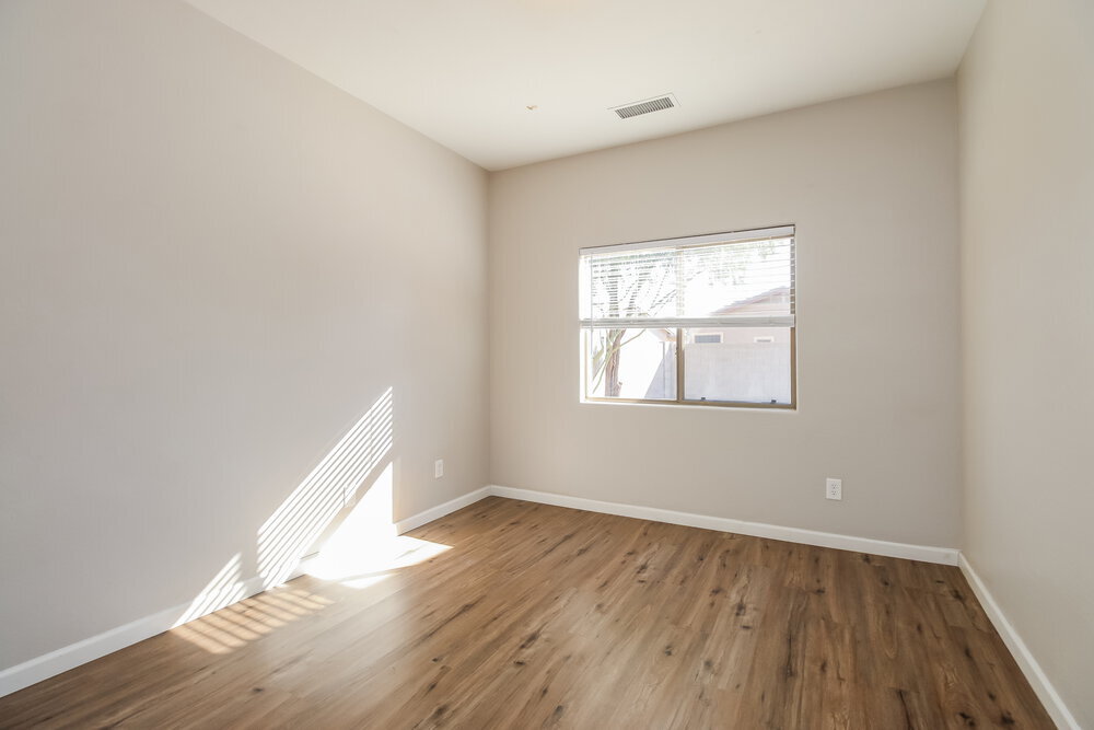 Building Photo - 5305 S 52nd Dr