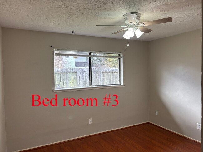 Building Photo - 2906 Green Fields Dr